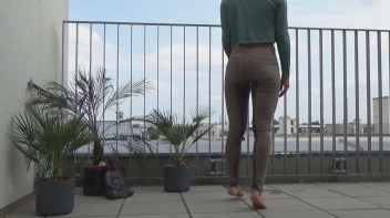 Voll in meine Hose gepisst Screencap 22 on sinx.preview.netperv.com