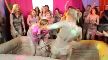 Mudslinging Eurobabes Screencap 16 on sinx.preview.netperv.com