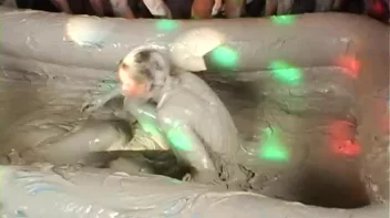 Mudslinging Eurobabes Screencap 29 on sinx.preview.netperv.com