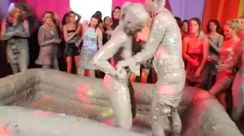 Mudslinging Eurobabes Screencap 37 on sinx.preview.netperv.com