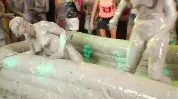 Mudslinging Eurobabes Screencap 61 on sinx.preview.netperv.com