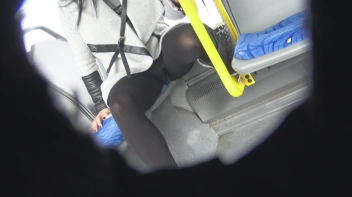 Heimlich im Bus gepisst Screencap 29 on sinx.preview.netperv.com