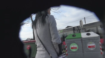 Heimlich im Bus gepisst Screencap 5 on sinx.preview.netperv.com