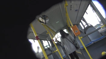 Heimlich im Bus gepisst Screencap 7 on sinx.preview.netperv.com