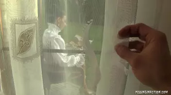 Pisser On The Prowl Screencap 5 on sinx.preview.netperv.com