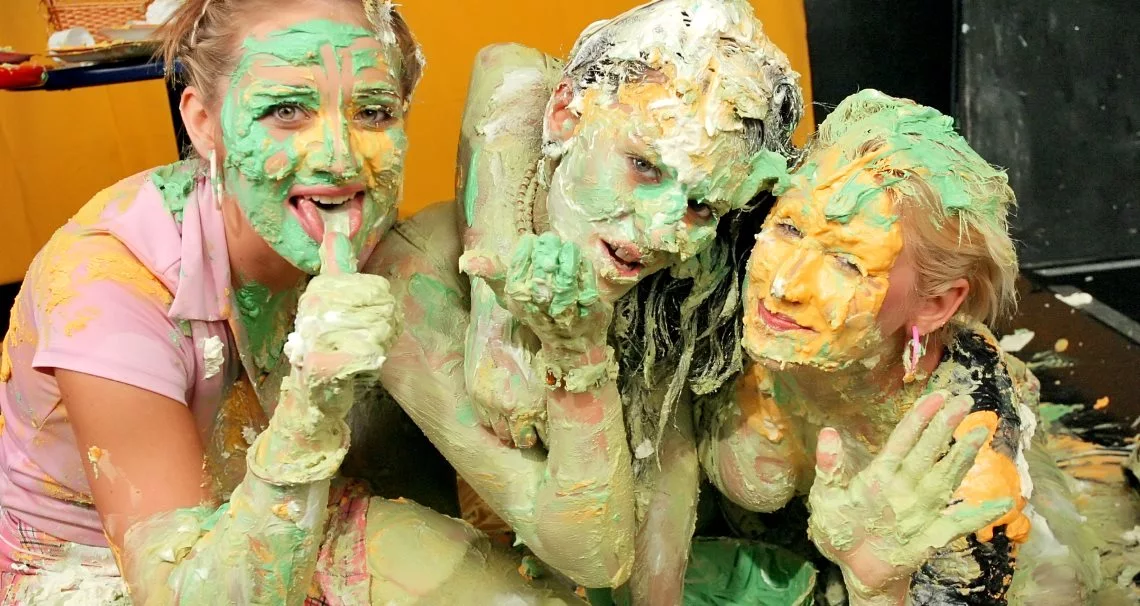 Three Hot Babes Covered In Cream on sinx.preview.netperv.com