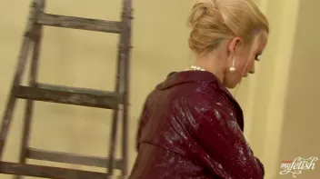 Horseplay Becomes Lesbo Play Screencap 91 on sinx.preview.netperv.com