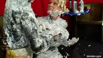 Massive, Sexy Foam Fight Screencap 33 on sinx.preview.netperv.com