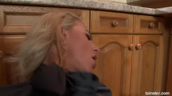 Blonde Nathaly returns the favor Screencap 64 on sinx.preview.netperv.com