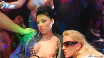 Blue Jean Babes Part 1 Cam 2 Screencap 109 on sinx.preview.netperv.com