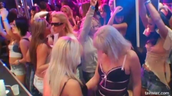 Blue Jean Babes Part 1 Cam 2 Screencap 41 on sinx.preview.netperv.com