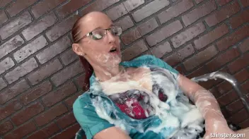 Slime Wave babe Lenka with her great ass Screencap 45 on sinx.preview.netperv.com