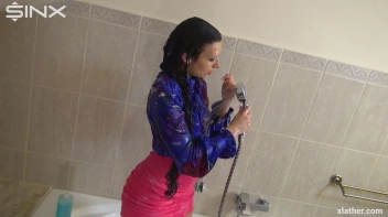 Solo Shower Sensations Screencap 53 on sinx.preview.netperv.com