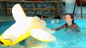 Eurobabe Pool Play Screencap 87 on sinx.preview.netperv.com