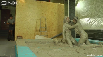 Sexy Professionals Mud Wrestling Mania Screencap 56 on sinx.preview.netperv.com