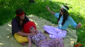 Hippy Chicks Crave That Dick! Screencap 19 on sinx.preview.netperv.com