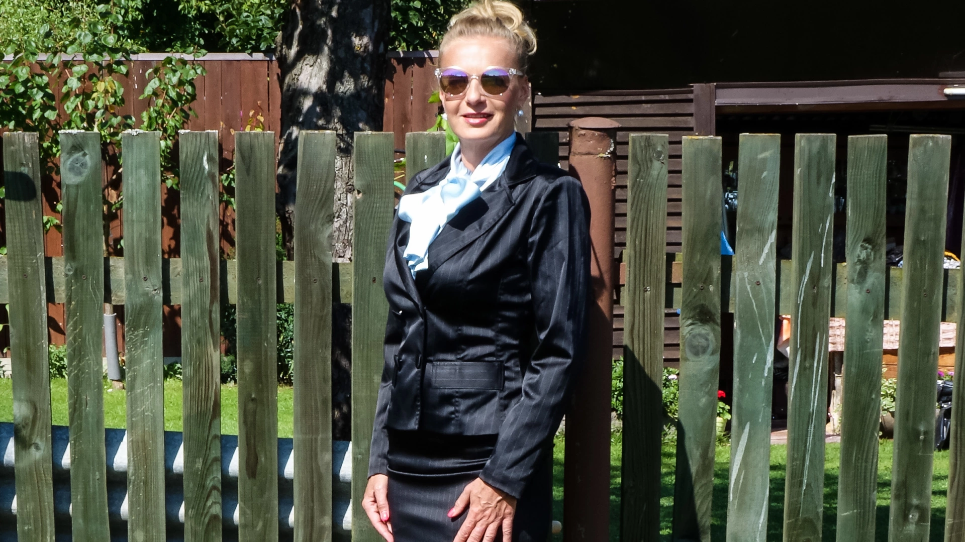 Wet paint play-fighting with four sexy ladies on sinx.preview.netperv.com