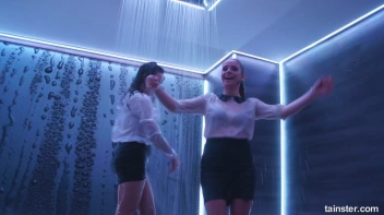 We Wanna Work It Wet! Screencap 85 on sinx.preview.netperv.com