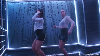 We Wanna Work It Wet! Screencap 93 on sinx.preview.netperv.com