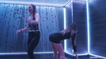 We Wanna Work It Wet! Screencap 2 on sinx.preview.netperv.com