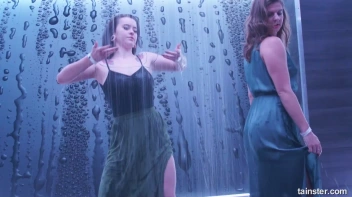 We Wanna Work It Wet! Screencap 22 on sinx.preview.netperv.com