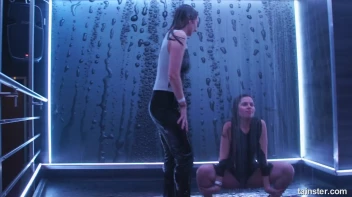 We Wanna Work It Wet! Screencap 6 on sinx.preview.netperv.com