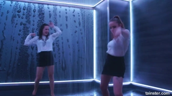 We Wanna Work It Wet! Screencap 70 on sinx.preview.netperv.com
