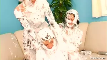 Shaving Foam Battle Screencap 91 on sinx.preview.netperv.com