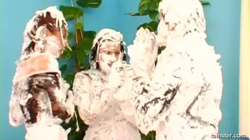 Shaving Foam Battle Screencap 94 on sinx.preview.netperv.com