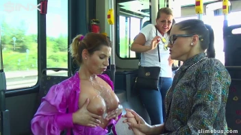 Babes Get Wet And Messy On The Bus Screencap 45 on sinx.preview.netperv.com