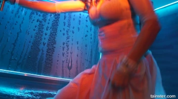 Elegant, Wet, And Living It Up! Screencap 29 on sinx.preview.netperv.com