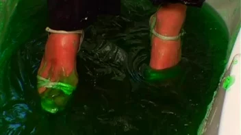 She Loves To Get Messy Any Way She Can Screencap 27 on sinx.preview.netperv.com