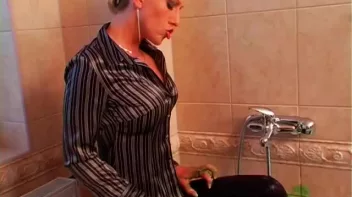 She Loves To Get Messy Any Way She Can Screencap 29 on sinx.preview.netperv.com