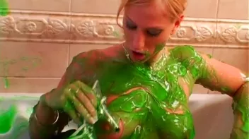 She Loves To Get Messy Any Way She Can Screencap 76 on sinx.preview.netperv.com