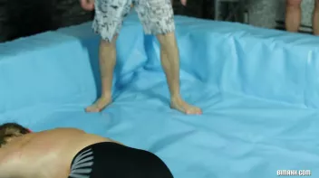 Bi Brawlers Part 1 Screencap 28 on sinx.preview.netperv.com