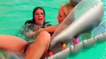 Play Fighting Turns Serious In The Pool Screencap 92 on sinx.preview.netperv.com