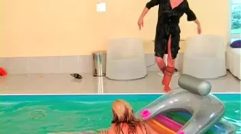 Play Fighting Turns Serious In The Pool Screencap 105 on sinx.preview.netperv.com