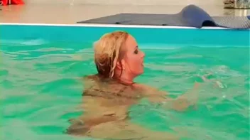 Play Fighting Turns Serious In The Pool Screencap 32 on sinx.preview.netperv.com