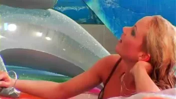 Play Fighting Turns Serious In The Pool Screencap 35 on sinx.preview.netperv.com