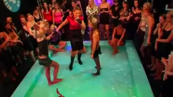 Lora Licious vs. Susan Snow Screencap 21 on sinx.preview.netperv.com