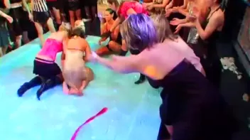 Lora Licious vs. Susan Snow Screencap 39 on sinx.preview.netperv.com