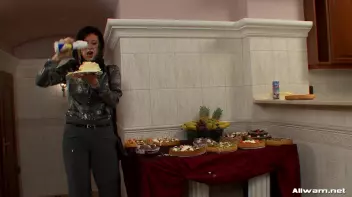 Hot And Messy Mamas Screencap 22 on sinx.preview.netperv.com