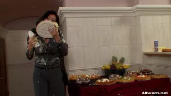 Hot And Messy Mamas Screencap 23 on sinx.preview.netperv.com