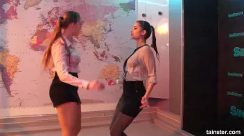 Dancing babes Screencap 20 on sinx.preview.netperv.com