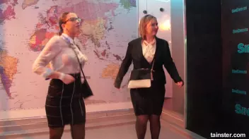 Dancing babes Screencap 41 on sinx.preview.netperv.com