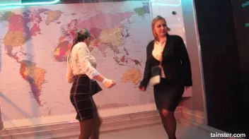 Dancing babes Screencap 43 on sinx.preview.netperv.com