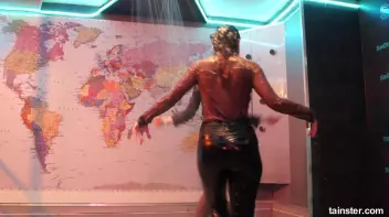 Dancing babes Screencap 55 on sinx.preview.netperv.com