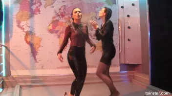 Dancing babes Screencap 58 on sinx.preview.netperv.com