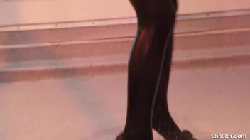 Dancing babes Screencap 67 on sinx.preview.netperv.com