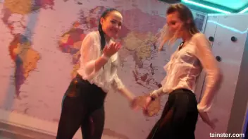 Dancing babes Screencap 68 on sinx.preview.netperv.com